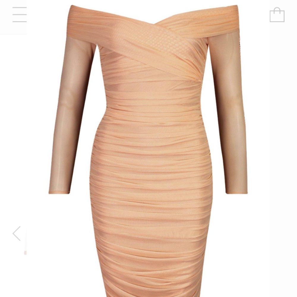 Beautiful Ruched Dress 👗 - Picture 5 of 8